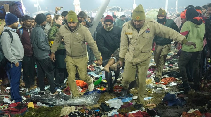 ভারতে মহাকুম্ভ মেলায় পদদলিত হয়ে নিহত ১৫