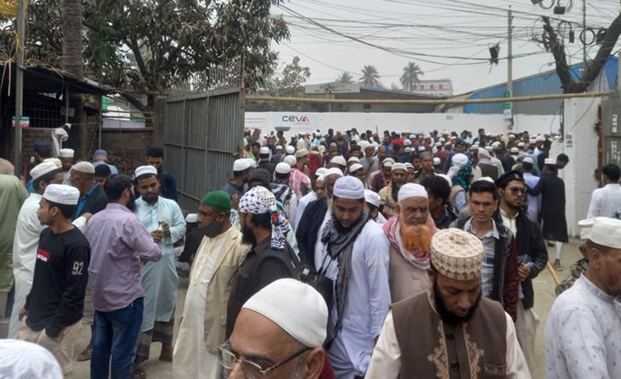 ইজতেমার প্রথম‌দিনে জুমার নামাজ আদায়ে ময়দানমুখী লাখো মুসল্লি 