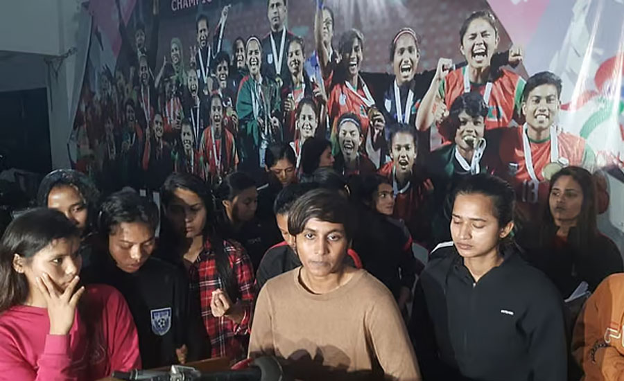 কোচের বিরুদ্ধে সাবিনাদের বিদ্রোহ: বাফুফে এখন কী করবে