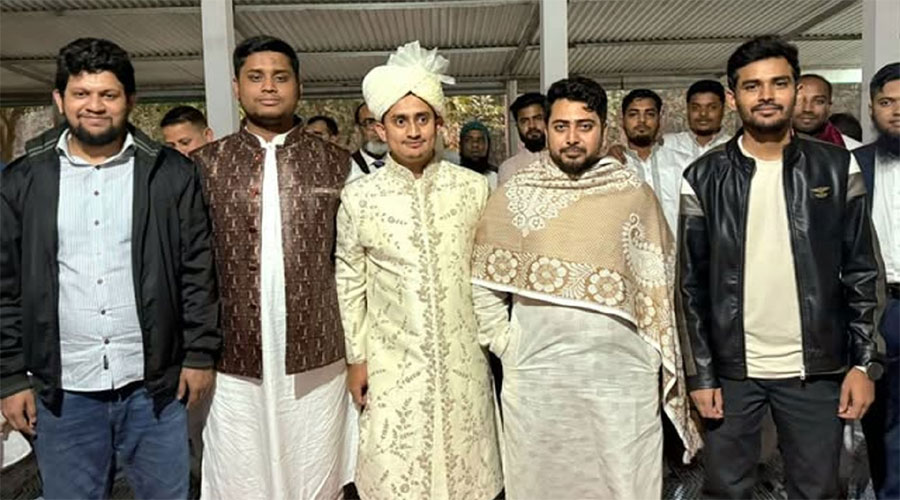 বিয়ে করলেন সারজিস আলম 