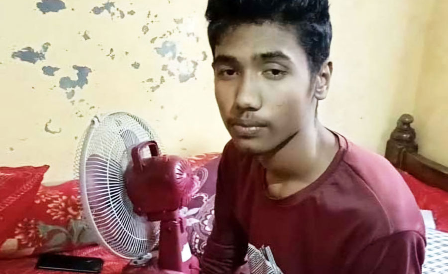 ভুল রিপোর্টে পা হারাল এক শিক্ষার্থী 