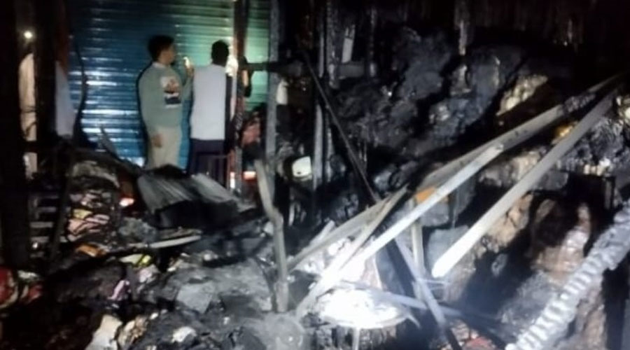কোনাবাড়ী হকার্স মার্কেটে মধ্য রাতে অগ্নিকাণ্ড, ১৫ লাখ ক্ষয়ক্ষতির ধারণা