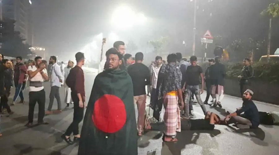 সুচিকিৎসার দাবিতে ফের আহতদের সড়ক অবরোধ