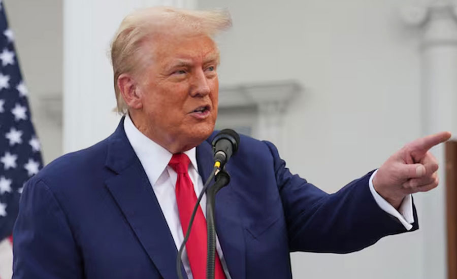 দক্ষিণ আফ্রিকাকে সাহায্য বন্ধের হুমকি ট্রাম্পের