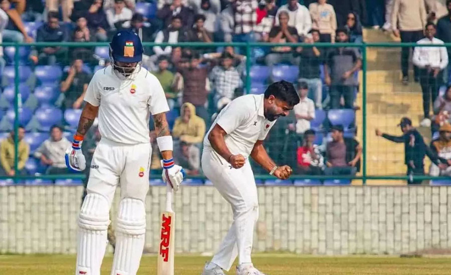 বাসচালকের পরামর্শেই কোহলিকে আউট করলেন হিমাংশু