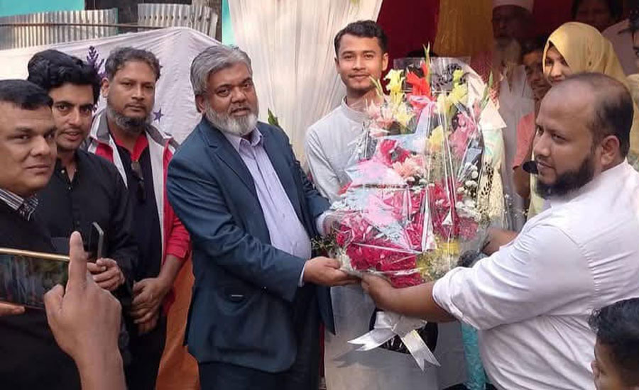 লাকসামে বিএনপি মহাসচিবের আগমন উপলক্ষে সাবেক ডাকসু সদস্য ড. রশিদ হোসাইনীর গণ-সংযোগ