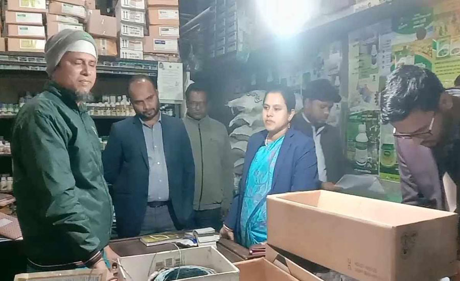 ঝিনাইগাতীতে দুই সার ব্যবসায়ীকে আর্থিক জরিমানা