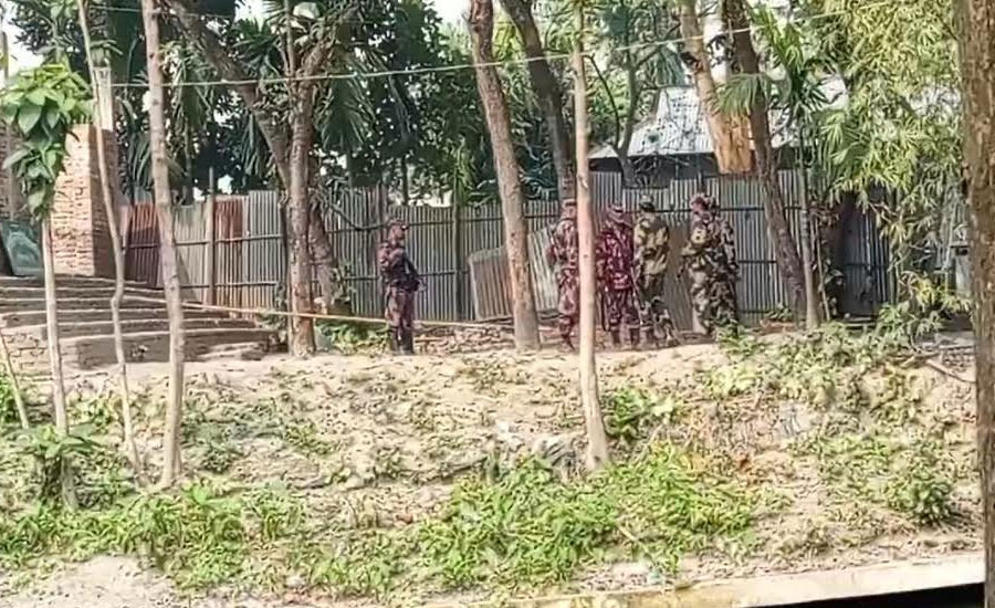 ভুরুঙ্গামারী সীমান্তে শূন্যরেখায় বিএসএফ’র সিসি ক্যামেরা স্থাপন: বিজিবির প্রতিবাদ