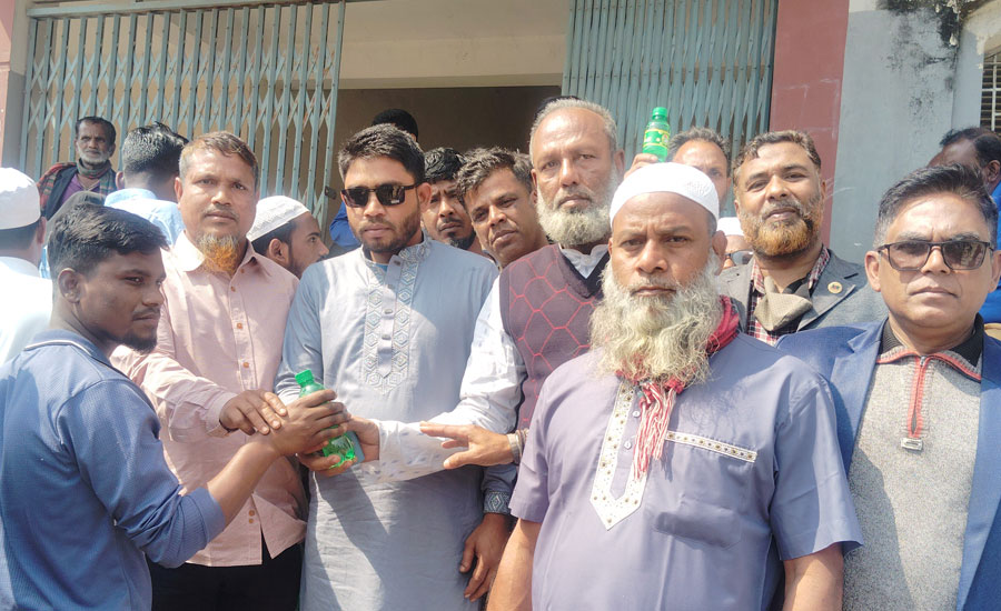 শ্রীবরদী খড়িয়া কাজিরচর ইউনিয়নে তরুণ ভোটারদের মাঝে বিএনপির খাবার বিতরণ
