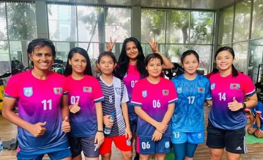 আটজনকে নিয়ে কঠোর, সাতজনকে নিয়ে নমনীয় অবস্থানে বাটলার!