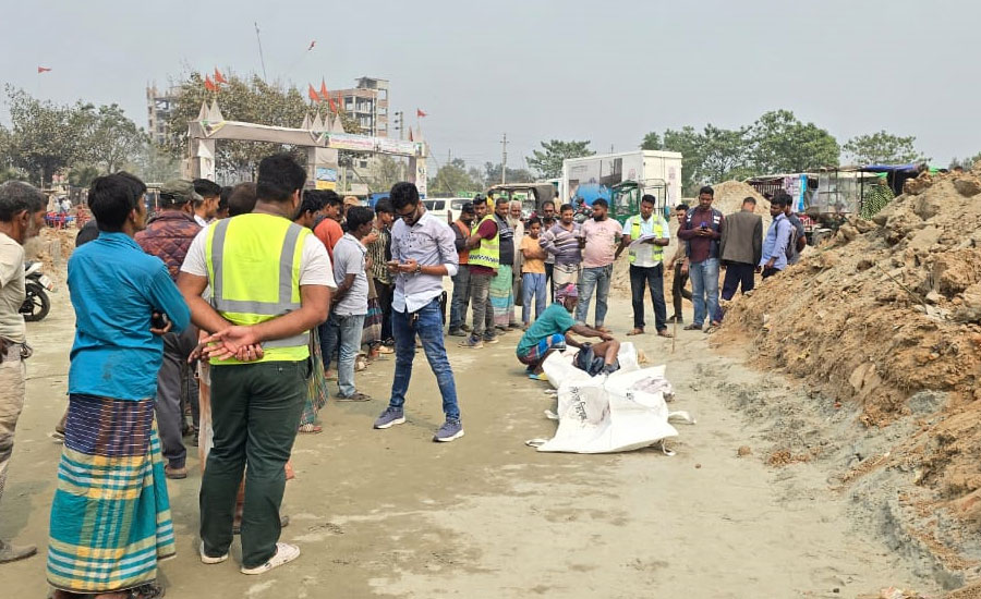 নারায়ণগঞ্জের পূর্বাচলে সিএনজি ও রেডিমিক্স গাড়ির মুখোমুখি সংঘর্ষে ঘটনাস্থলেই দুজনের মৃত্যু। আহত-৪
