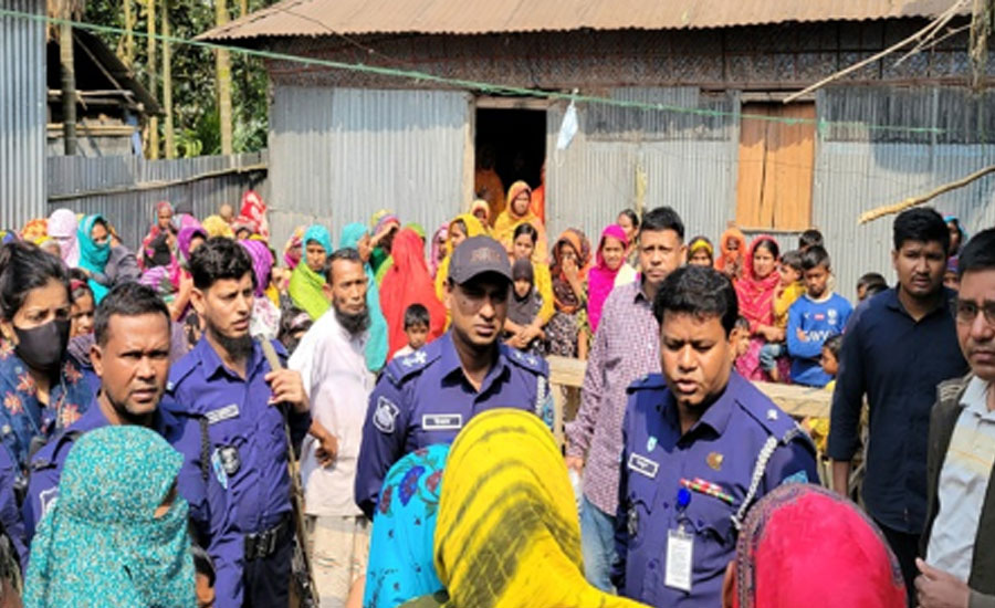 কুড়িগ্রামের ফুলবাড়ীতে ৭০ বছরের এক বৃদ্ধার ঝুলন্ত মরদেহ উদ্ধার করেছে পুলিশ