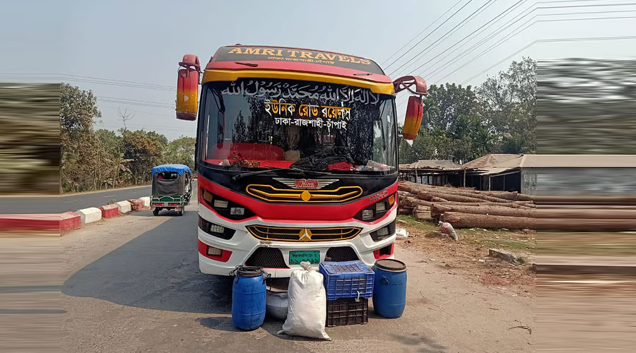 চলন্ত বাসে ডাকাতি ও শ্লীলতাহানি: টাঙ্গাইলে ৪ জন গ্রেপ্তার