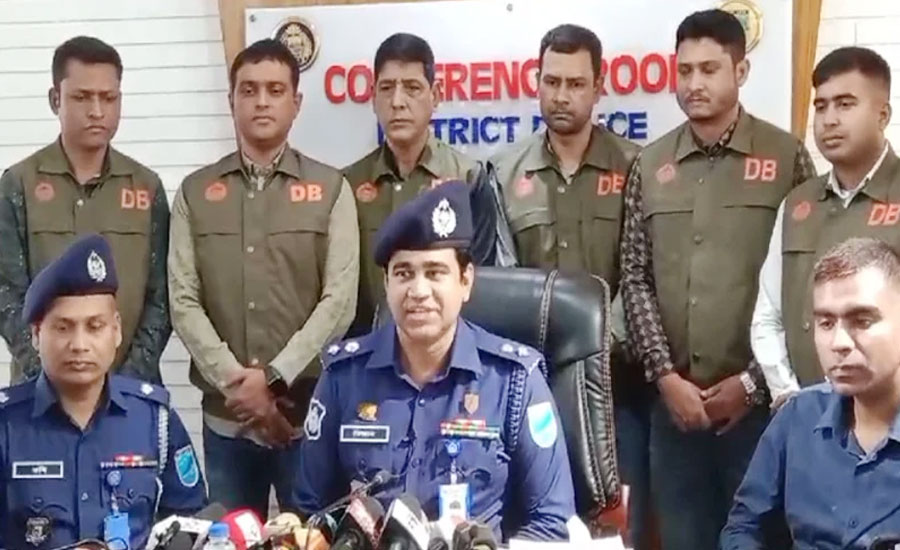 চলন্ত বাসে ধর্ষণের ঘটনা ঘটেনি, দাবি পুলিশের