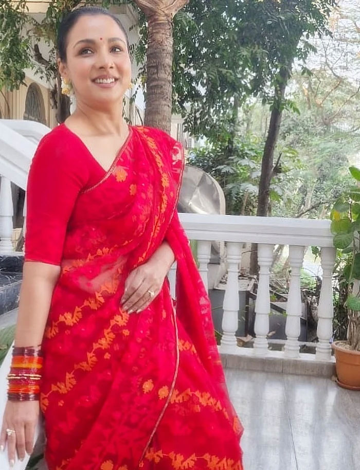 বসন্তের রঙে রুনা খান! ভক্তদের কি বার্তা দিলেন?