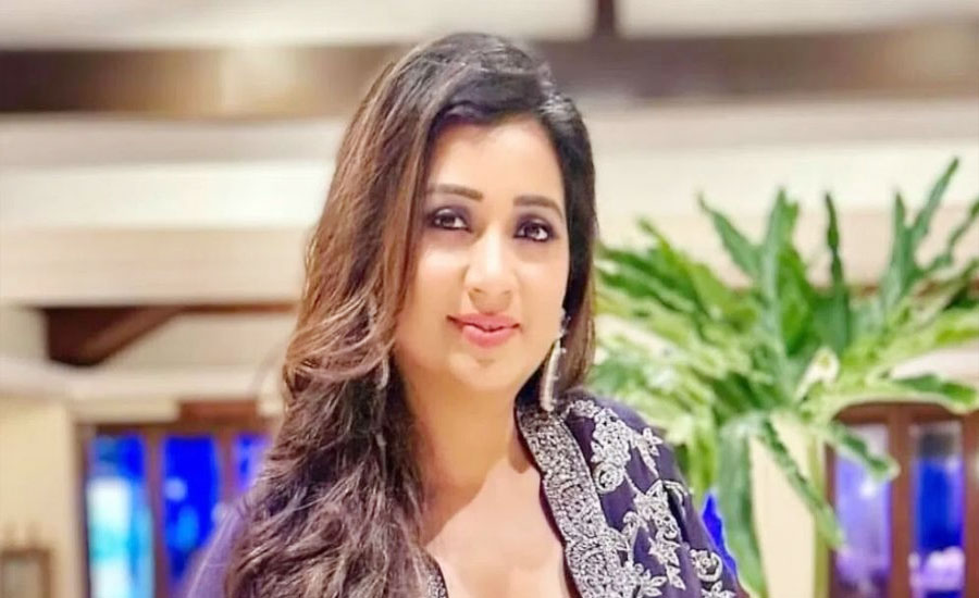 নিজের গাওয়া ‘চিকনি চামেলি’ গান নিয়ে আপত্তি শ্রেয়ার