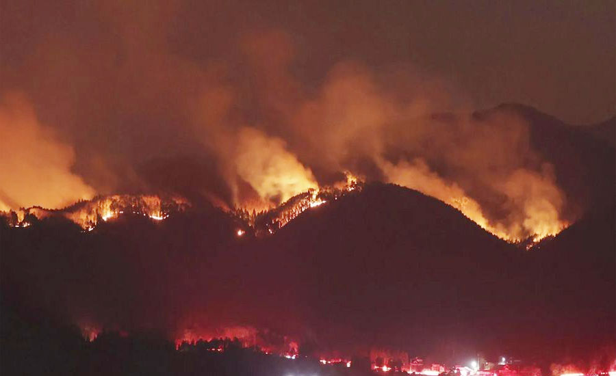 তিন দশকের রেকর্ড দাবানলে পুড়ছে জাপান