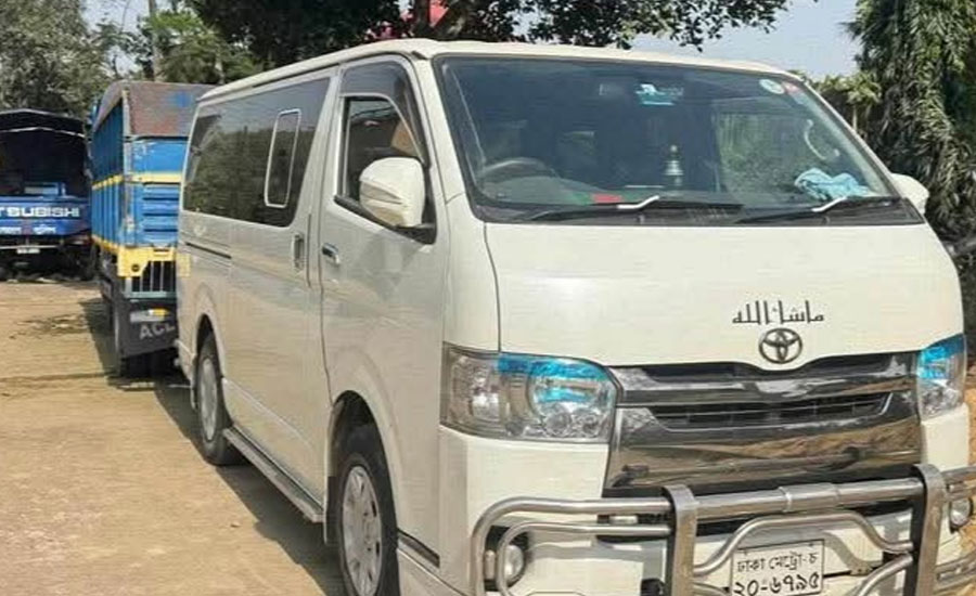 শেরপুরে মাইক্রোবাস ভর্তি ভারতীয় চোরাই পণ্যসহ আটক ৩