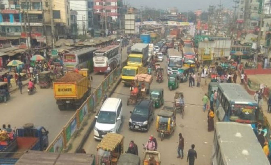 ভালুকায় অবৈধ যানবাহনের দাপটে মহাসড়কে অরাজকতা: যানজট-দুর্ঘটনায় বিপর্যস্ত জনজীবন