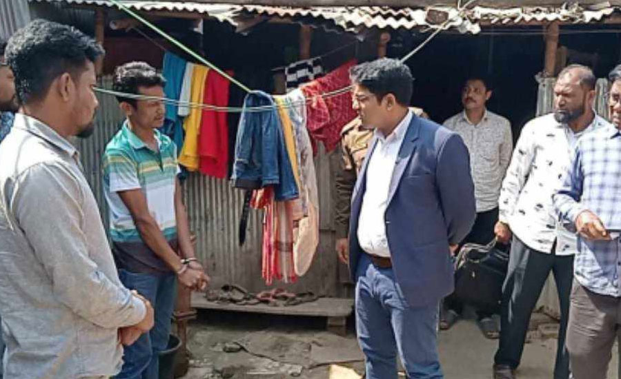 ঠাকুরগাঁওয়ে হ্যান্ডকাপ পরা অবস্থায় মাদক ব্যবসায়ী ছিনতাই