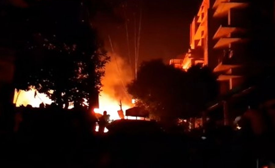 কোনাবাড়ীতে ভয়াবহ অগ্নিকাণ্ড, আগুন নিয়ন্ত্রণে ফায়ার সার্ভিসের প্রাণপণ চেষ্টা
