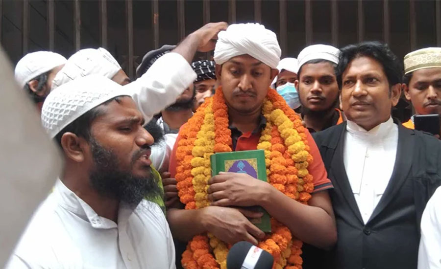 ছাত্রীকে হেনস্তায় যুবক গ্রেপ্তার, মধ্যরাতে থানায় হট্টগোল, দুপুরে জামিন
