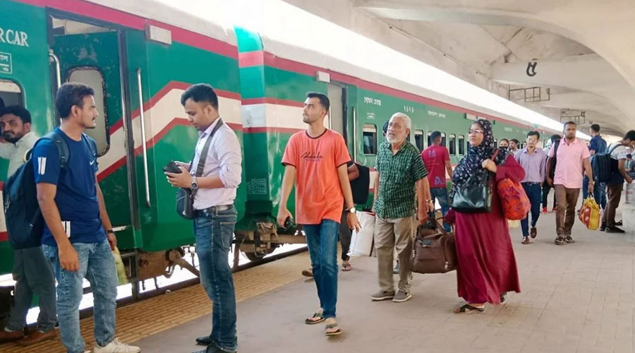 ঈদে ট্রেনের অগ্রিম টিকিট বিক্রি শুরু ১৪ মার্চ