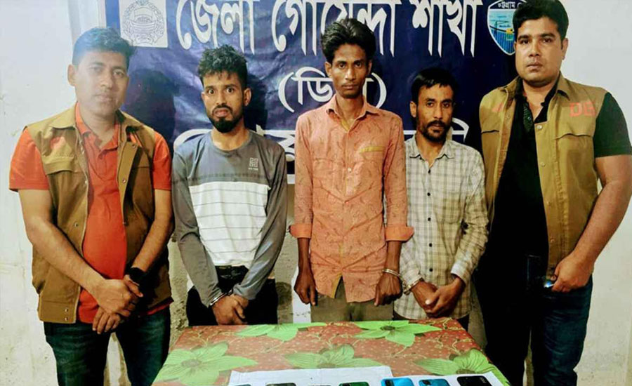 নোয়াখালীতে মোবাইল বিক্রির সময় চোর চক্রের ৩ সদস্য হাতেনাতে গ্রেফতার