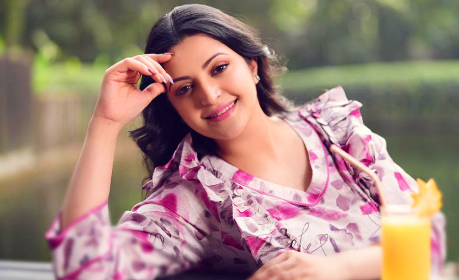 কাকে ইঙ্গিত করে পোস্ট দিলেন পরীমণি?