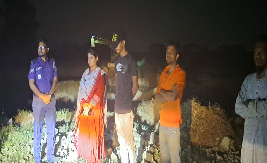 হাটহাজারী এসিল্যান্ডের অভিযান : কৃষি জমির মাটি কাটায় লাখ টাকা জরিমানা