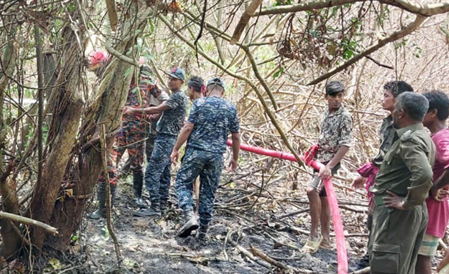 সুন্দরবনে আগুন, পানির উৎস পেতে বেগ