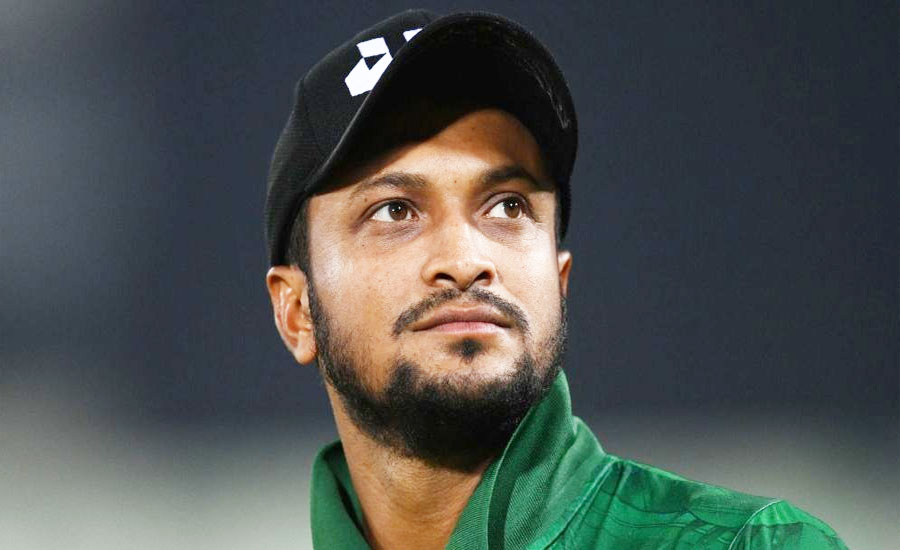 চ্যাম্পিয়ন্স ট্রফিতে খেলার সুযোগ না পাওয়ায় বোর্ডের দিকে আঙুল তুললেন সাকিব