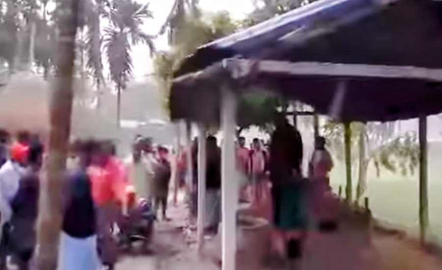 কুড়িগ্রামে ফাঁসিতে ঝুলিয়ে থাকা স্মৃতি রাণি নামের এক হিন্দু মহিলার লাশ উদ্ধার করেছে পুলিশ