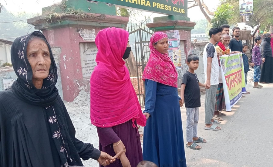 চাঁদার টাকা দিতে না পারায় ৪ পরিবারকে বাড়িছাড়া করার অভিযোগ