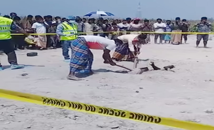 কুড়িগ্রামের ফুলবাড়ীর বালুচরে পুতে রাখা অজ্ঞাত ব্যক্তির লাশ উত্তোলন 