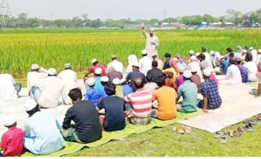 কিশোরগঞ্জে বৃষ্টির জন্যে ইসতিসকার নামাজ পড়লেন গ্রামবাসী 