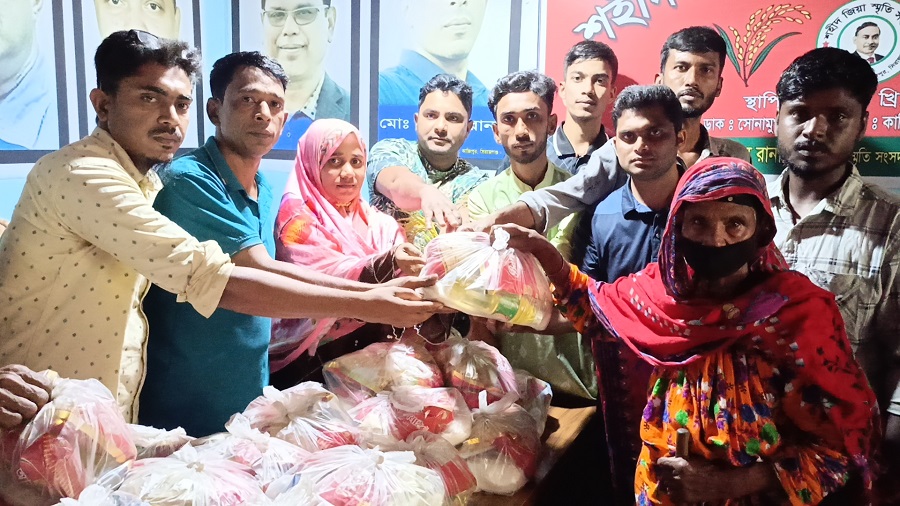 কাজিপুরে তরুণ সমাজসেবক জুয়েল রানার ঈদ সামগ্রী পেলে দুই শতাধিক হতদরিদ্র 