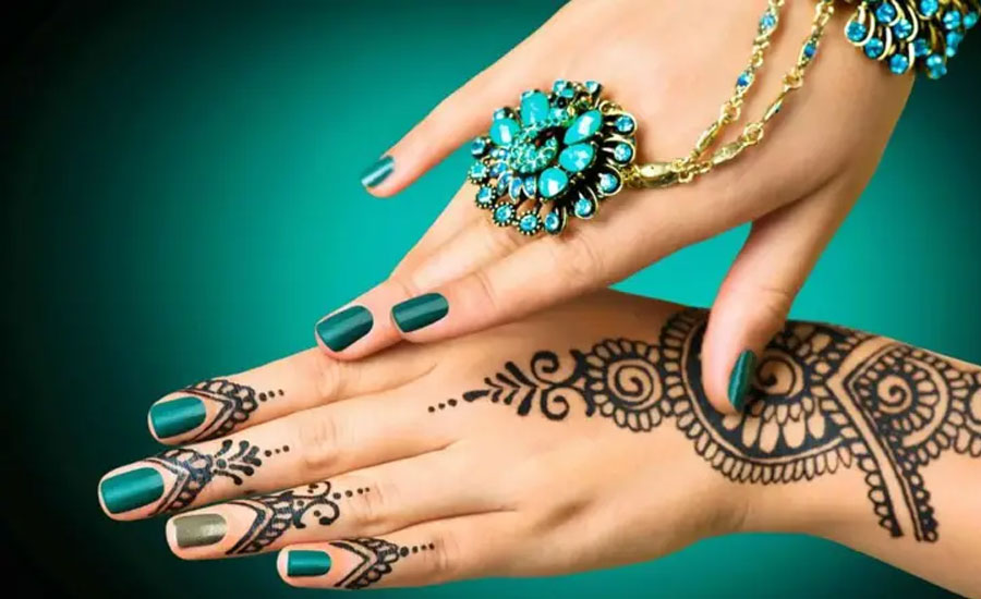 ঈদে মেহেদি ব্যবহারে সতর্ক থাকুন