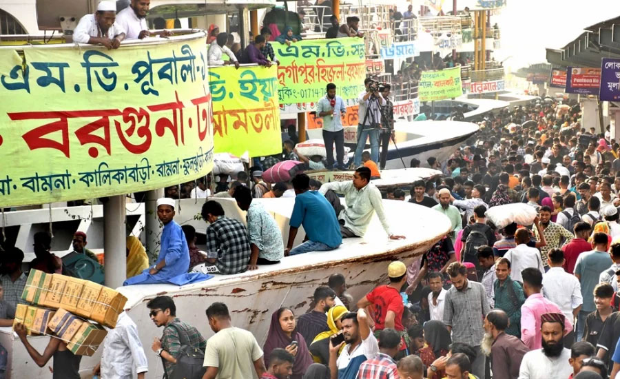 স্বস্তিতে রাজধানী ছাড়ছে মানুষ