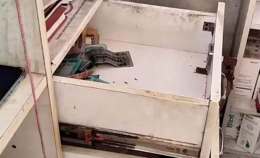 ক্যাশে এত কম টাকা রাখলেন কেন, মালিককে চোরের ফোন