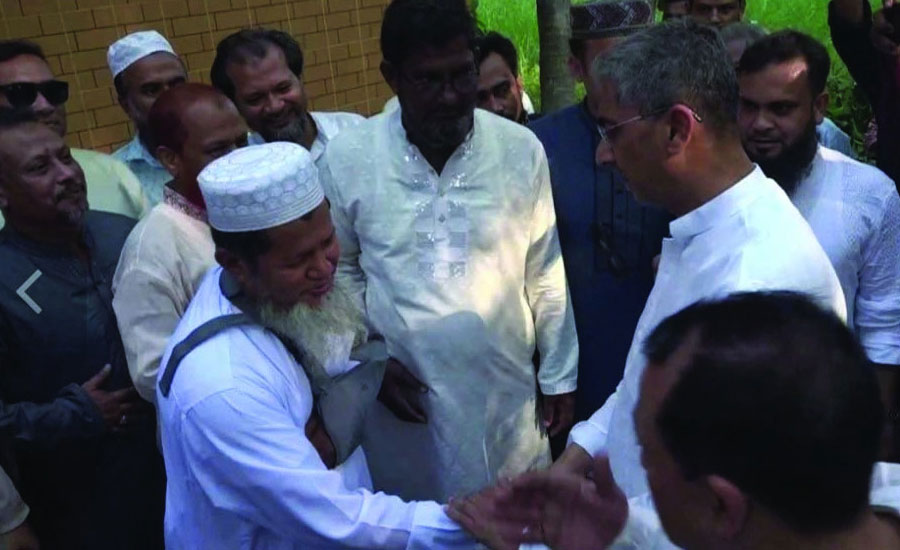 তথ্য উপদেষ্টা মাহফুজের বাবার ওপর হামলা, বিএনপি নেতার দুঃখ প্রকাশ