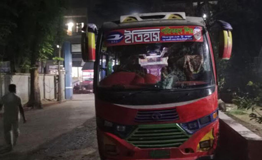 সাভারে চলন্ত বাসে ফের ডাকাতি, স্বর্ণালঙ্কারসহ মালামাল লুটপাট
