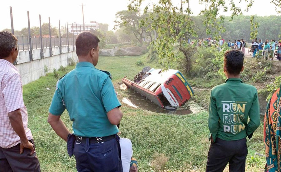 রাজশাহীতে জামায়াতের নেতা-কর্মীদের দুটি বাস দুর্ঘটনার কবলে, নিহত ৩, আহত ৪০