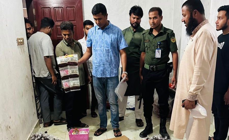 লাকসামে নকল আচার কারখানা সিলগালা: মালিককে জরিমানা