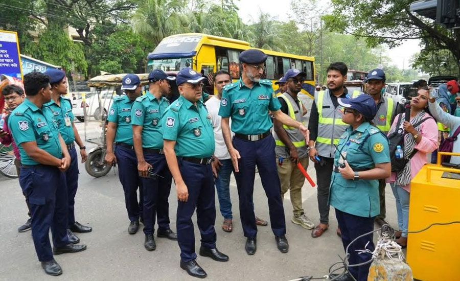 মিরপুরে ডিআরএসপি’র আওতায় ‘নিরাপদ পথচারী পারাপারে পাইলট প্রকল্প’ পরিদর্শন করলেন অতিরিক্ত পুলিশ কমিশনার