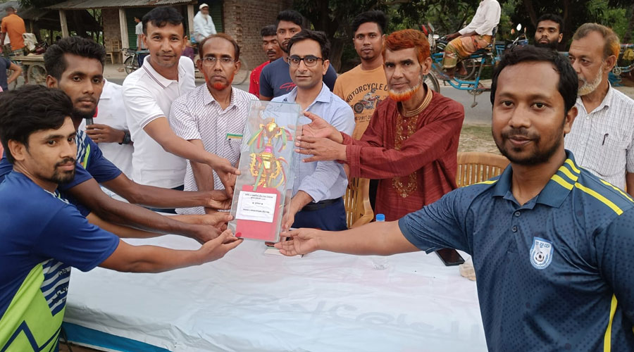 বাগমারায় জাতীয় ও আন্তর্জাতিক ক্রীড়া দিবস উপলক্ষে ফুটবল টুর্নামেন্টের ফাইনাল
