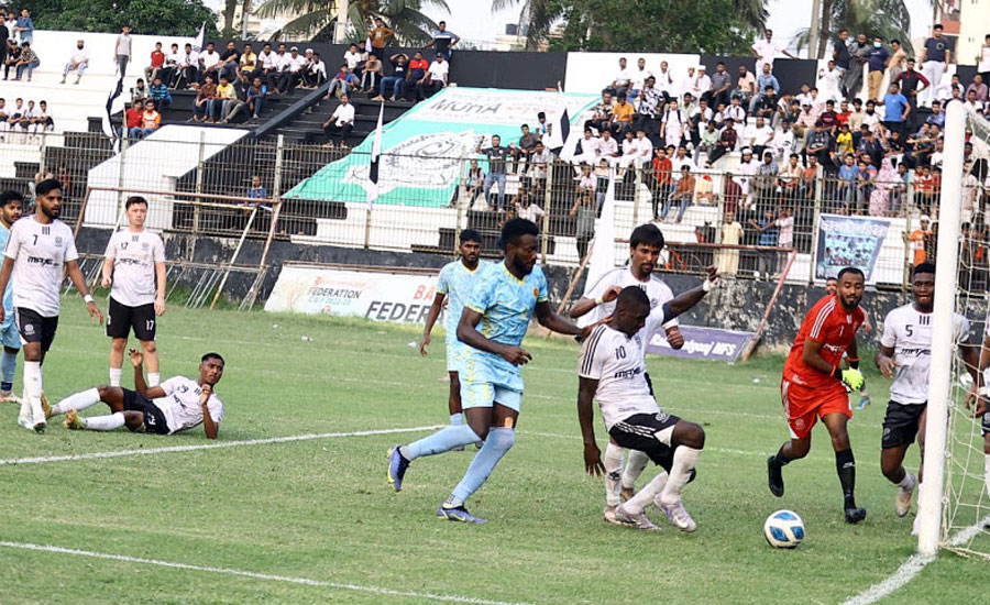 ১০ জন নিয়েই আবাহনীকে আটকে দিল মোহামেডান