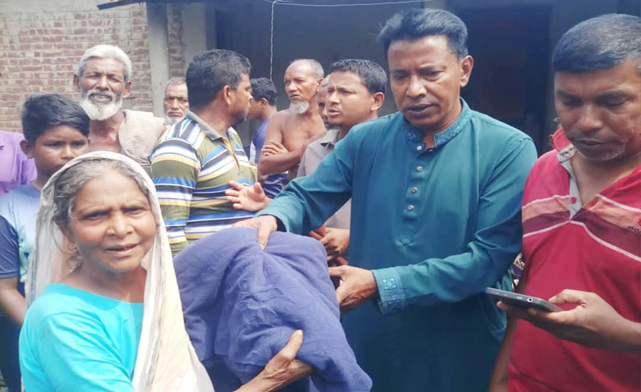 ঠাকুরগাঁওয়ের আখানগর অগ্নিকান্ডে বিএনপির সহযোগিতার হাত বাড়িয়েছেন