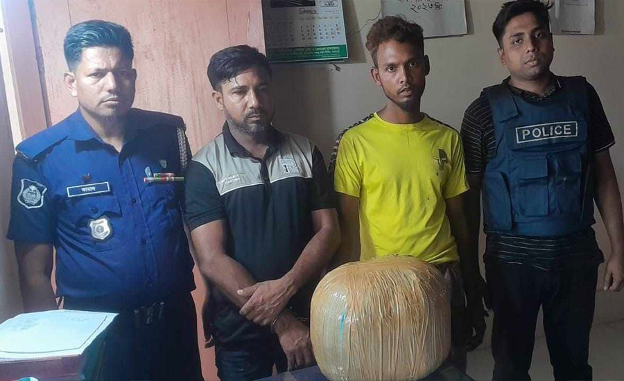 মাধবপুরে মরিচের বস্তা থেকে  গাঁজা উদ্ধার, গ্রেফতার  ২