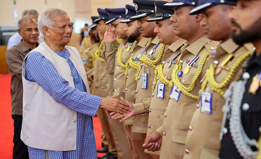 মানুষের আস্থা ফিরিয়ে আনতে পুলিশের প্রতি আহবান ড. ইউনূসের